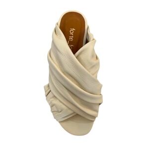 FORTE_FORTE
Nappa Leather 
Ivory